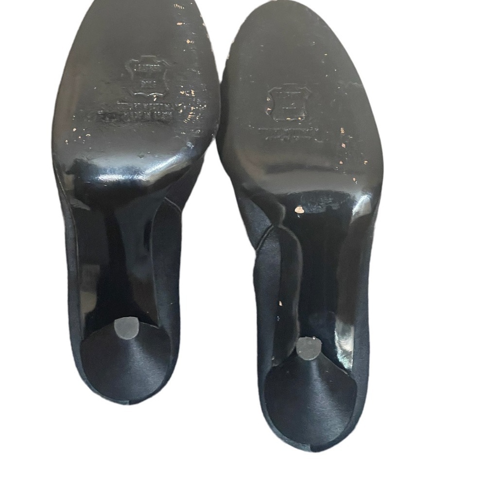 Stuart Weitzman black satin flower pointed toe pumps size 8M - Picture 12 of 12
